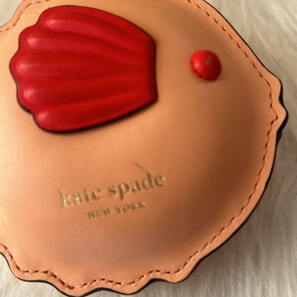 Kate Spade puffy coin purse fish bag charm key fob, GUC, HOST PICK🎉 - Picture 6 of 9